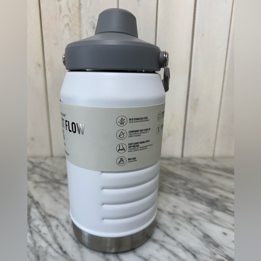 Stanley, Fast Flow 64 oz Jug, Polar - Picture 2 of 5